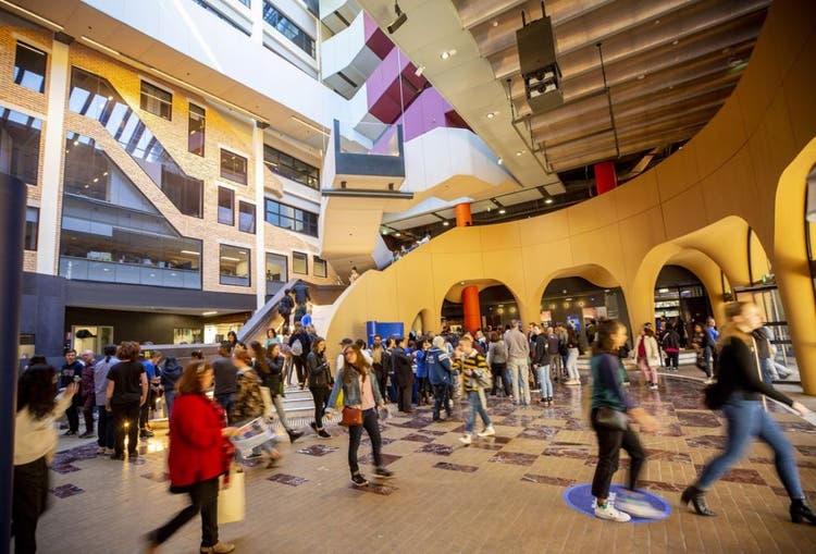 How to study Arts Law at Melbourne